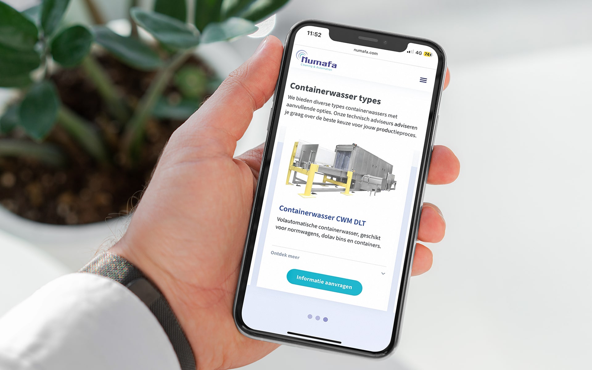 Telefoon met een weergave van de Numafa website