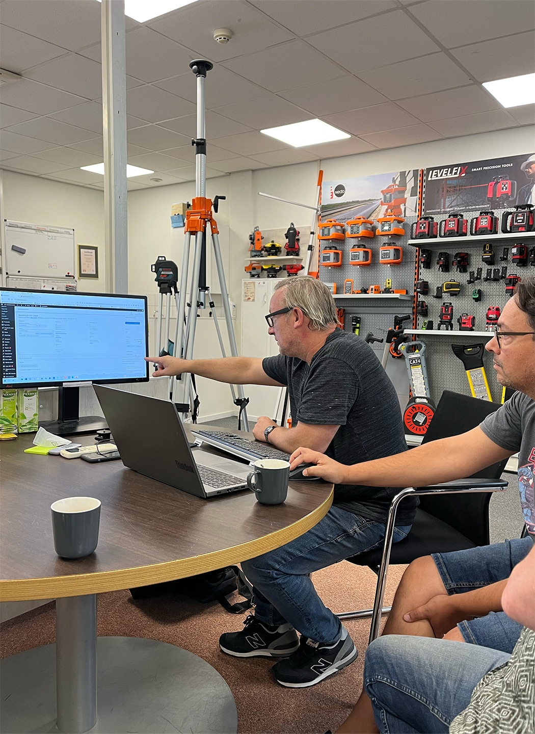 Meeting bij de klant voor oplevering