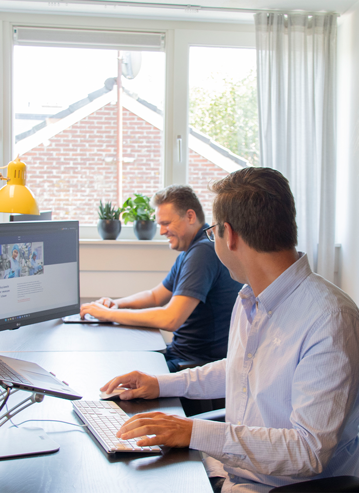 Jorai Deijkers, SEO-specialist, en Mark Drenth, co-owner, werken samen bij Onest Digital Agency